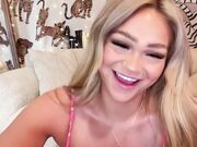 ari_02 - New juicy whore shows off her tits