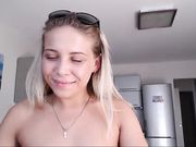 candymini Petite blonde loves to fuck her fingers roughly