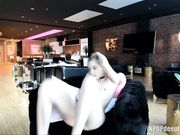 Asian stream girl plays with the clitoris in her broadcast