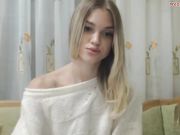 qeensgambit Sexy online blondie is played with big lips part2