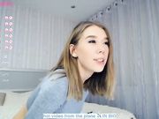 heyhorny_cb Slender webcam princess is played with butt plug