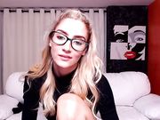 gigielliot Cam Model Shows Her Tits For 100 Tokens