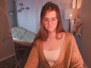 Zlata_Luna 18 year old girl dreams of 10,000 tokens