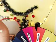 connie_brown Kleines Mädchen wird mit einem Spielzeug gefickt