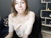 mollyfancy april-28 teen cam show